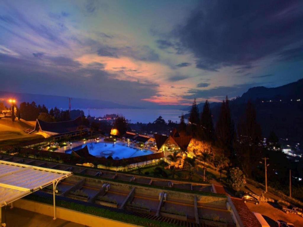 Hotel Niagara Prapat Bagian luar foto