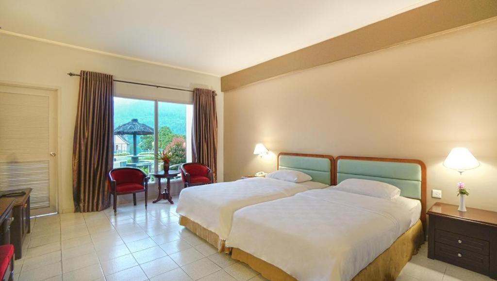 Hotel Niagara Prapat Bagian luar foto
